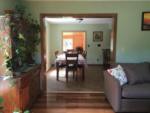 TV, videogiochi, lettore DVD, tavolo da calcetto