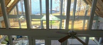 Airy A-Frame@ Lake Oconee! Dock! Grill! Firepit! Hot-tub! Canoe! PetsOK!