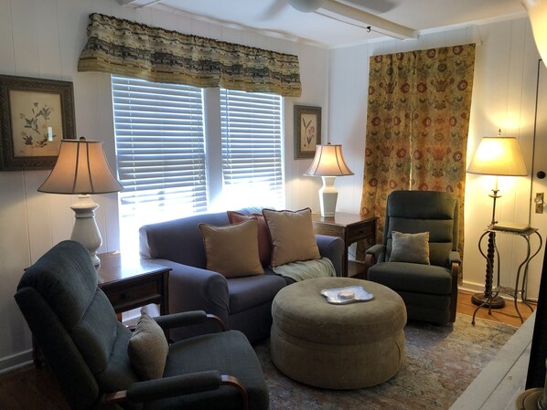 Smart TV, DVD player, books