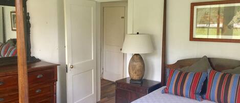 2 sovrum, skrivbord, strykjärn/strykbräda och gratis wi-fi