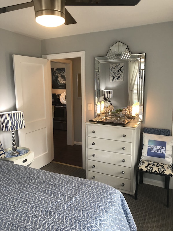 1 bedroom, desk, iron/ironing board, WiFi
