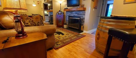 Smart TV, fireplace, DVD player