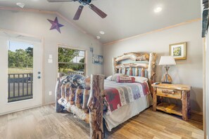 1 bedroom, iron/ironing board, free WiFi, bed sheets - Overlook at CrossTimbers Marina (Sperry)