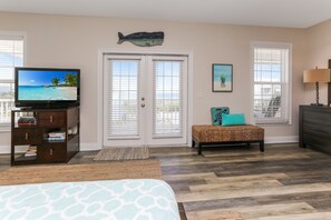 5 bedrooms, desk, iron/ironing board, free WiFi