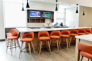Bar (on property) - Holiday Inn & Suites Orlando I-Drive Theme Parks by IHG (Orlando)