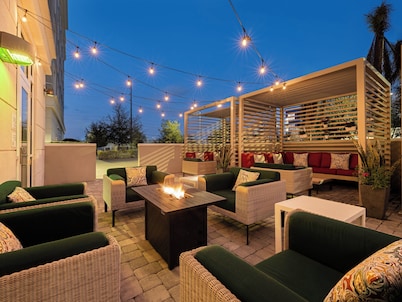 Holiday Inn & Suites Orlando I-Drive Theme Parks by IHG