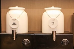 Interior - Ji Hotel (The Bund, Shandong Middle Road, Shanghai) (Shanghai)