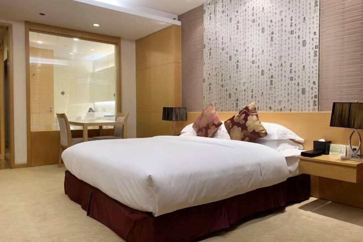 Minibar, in-room safe, desk, blackout curtains