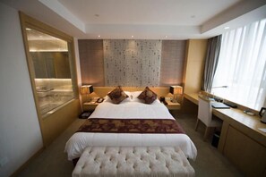 Minibar, in-room safe, desk, blackout drapes - Suzhou Sun Plaza Hotel (Suzhou)