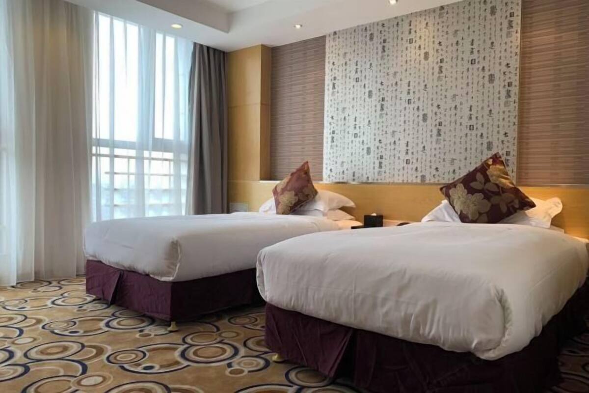 Minibar, in-room safe, desk, blackout curtains