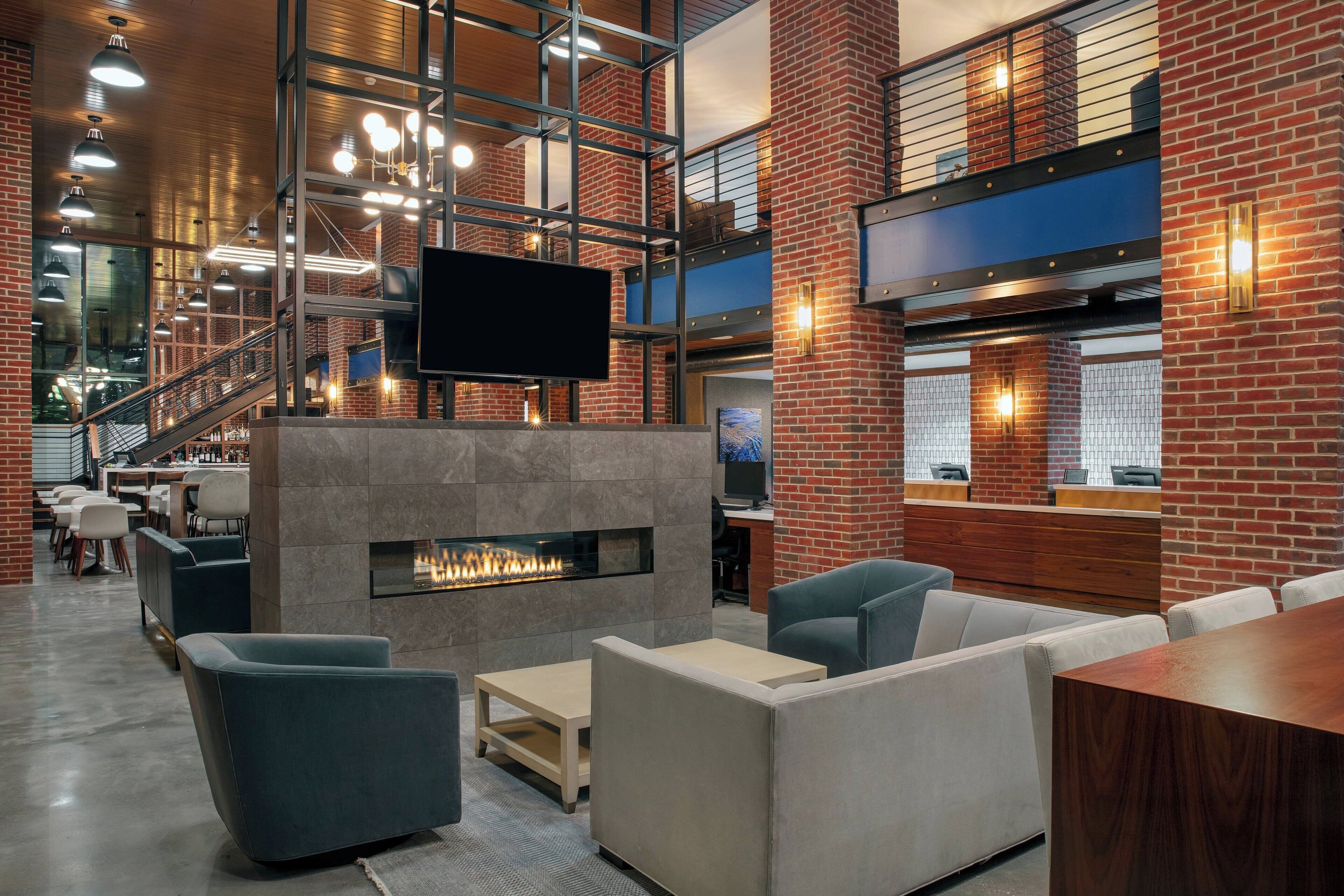 rooftop bar, al fresco dining, open daily