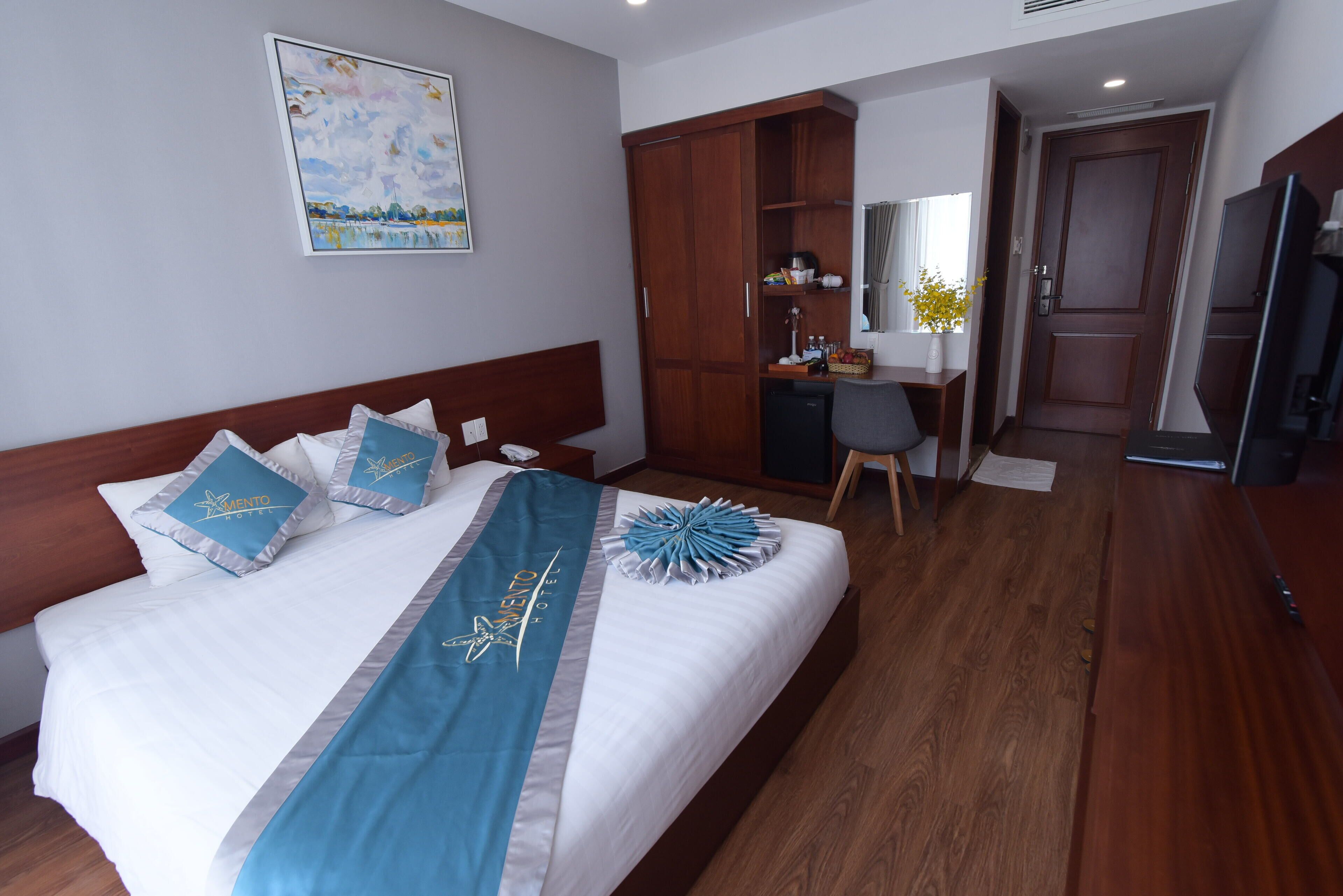 superior double room | minibar, in-room safe, desk, blackout curtains