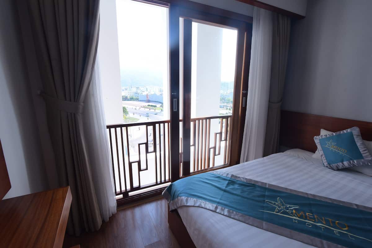 superior double room | minibar, in-room safe, desk, blackout curtains