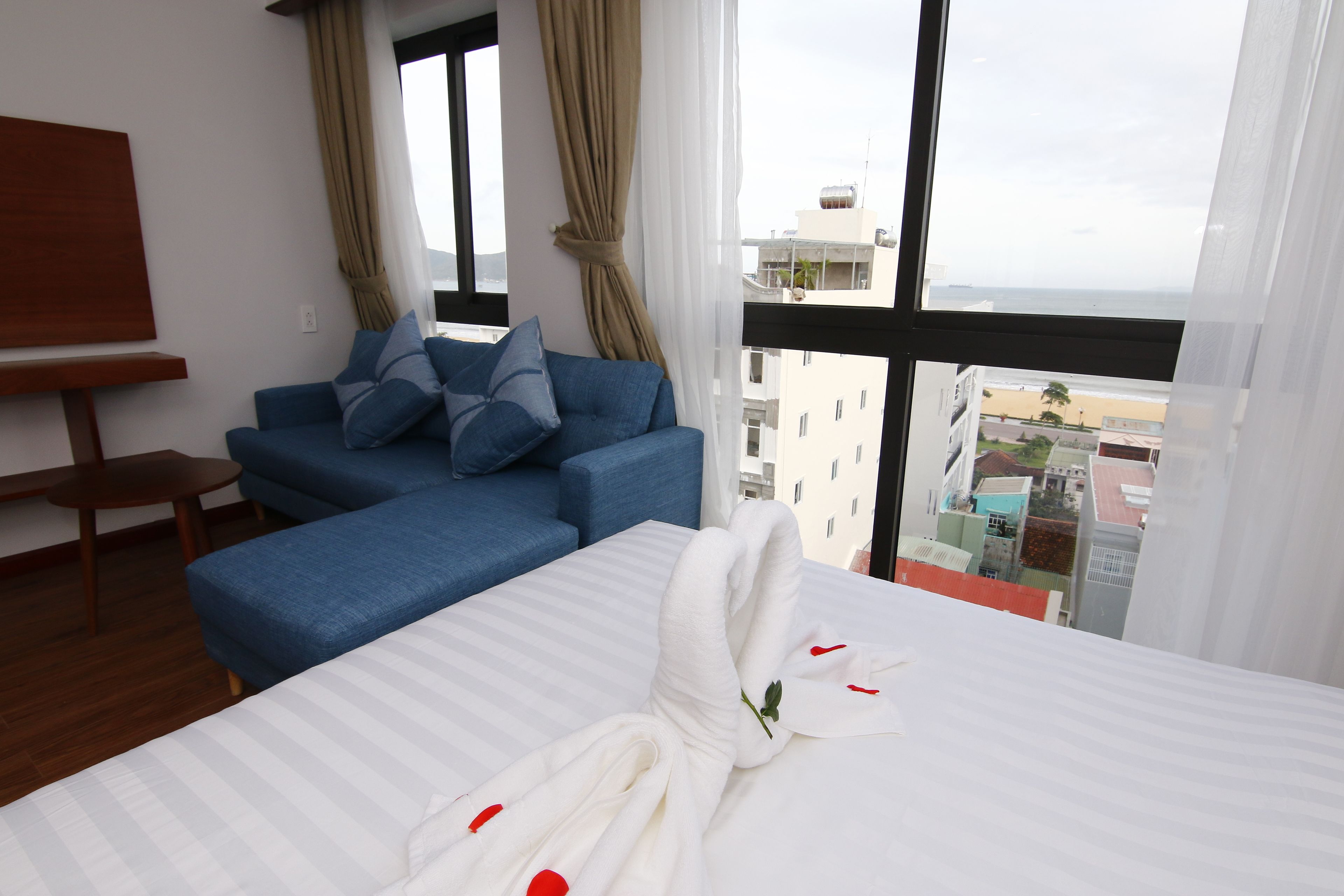 minibar, in-room safe, desk, blackout curtains