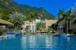 Outdoor pool - Pattra Resort Hotel (Guangzhou)