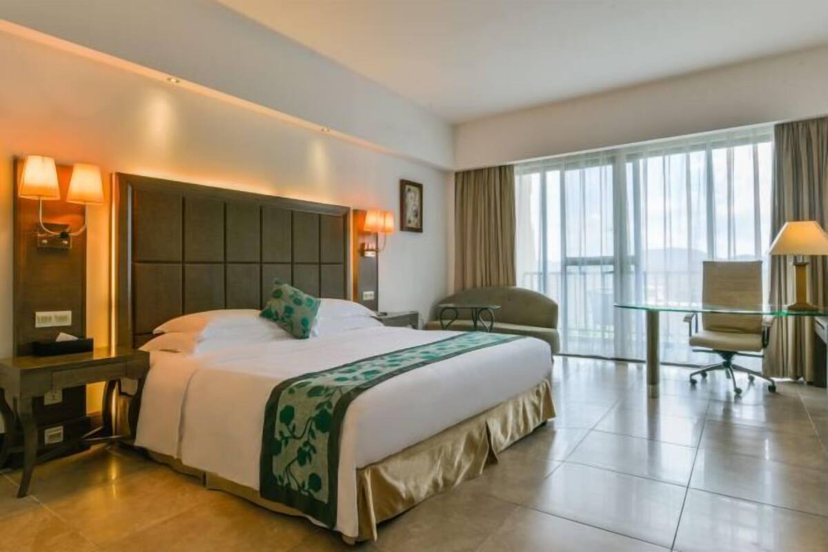 Minibar, in-room safe, desk, blackout drapes