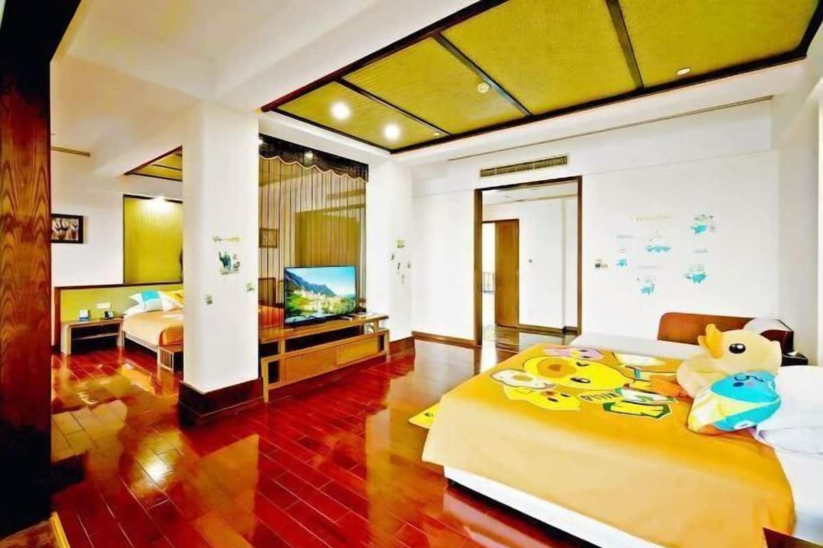 Minibar, coffres-forts dans les chambres, bureau, rideaux occultants