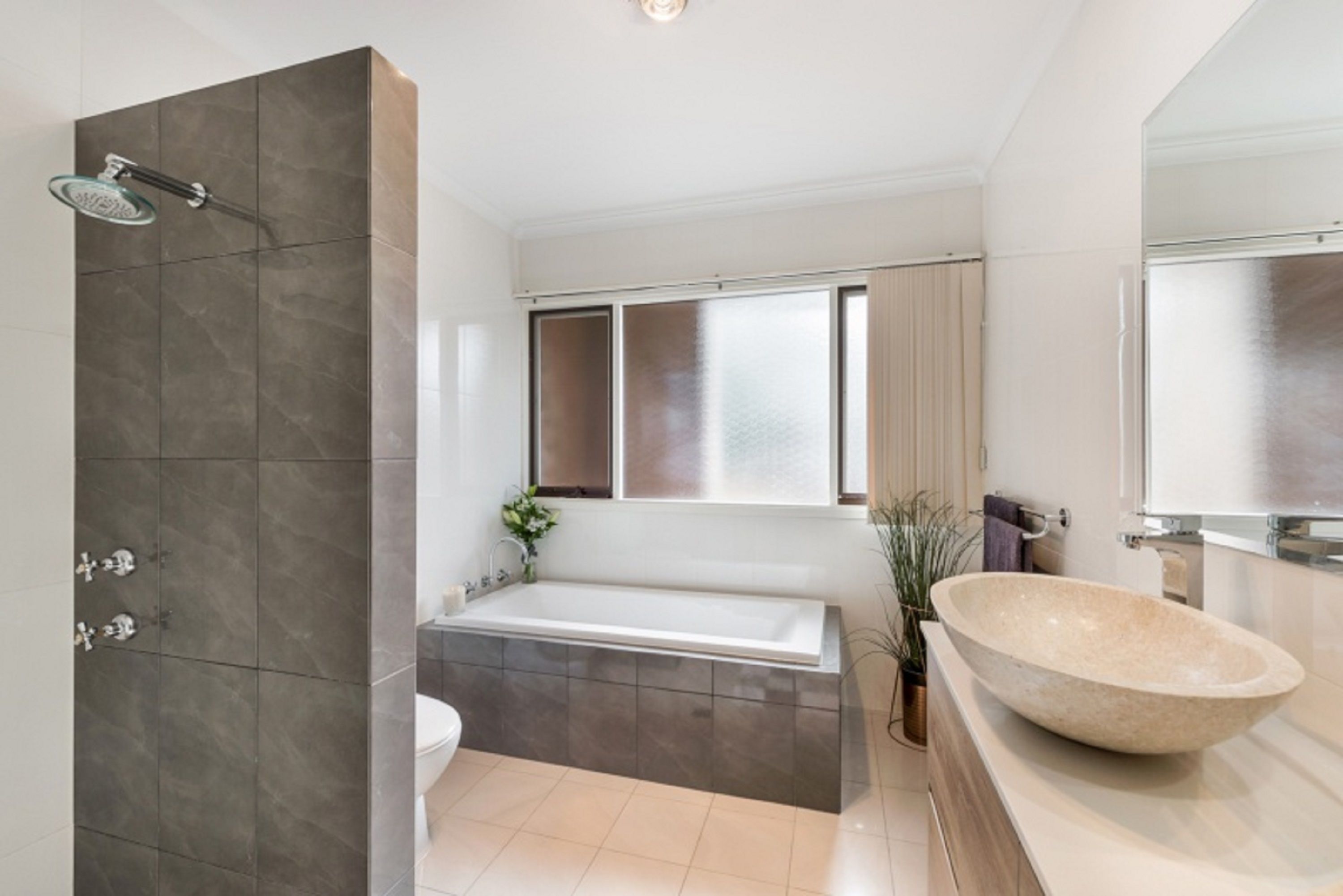 Townhome, 3 Bedrooms, 2 Bathrooms | Deep-soaking bathtub