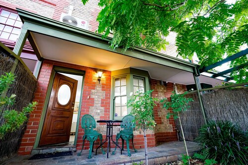 Adelaide Style Accommodation near City
