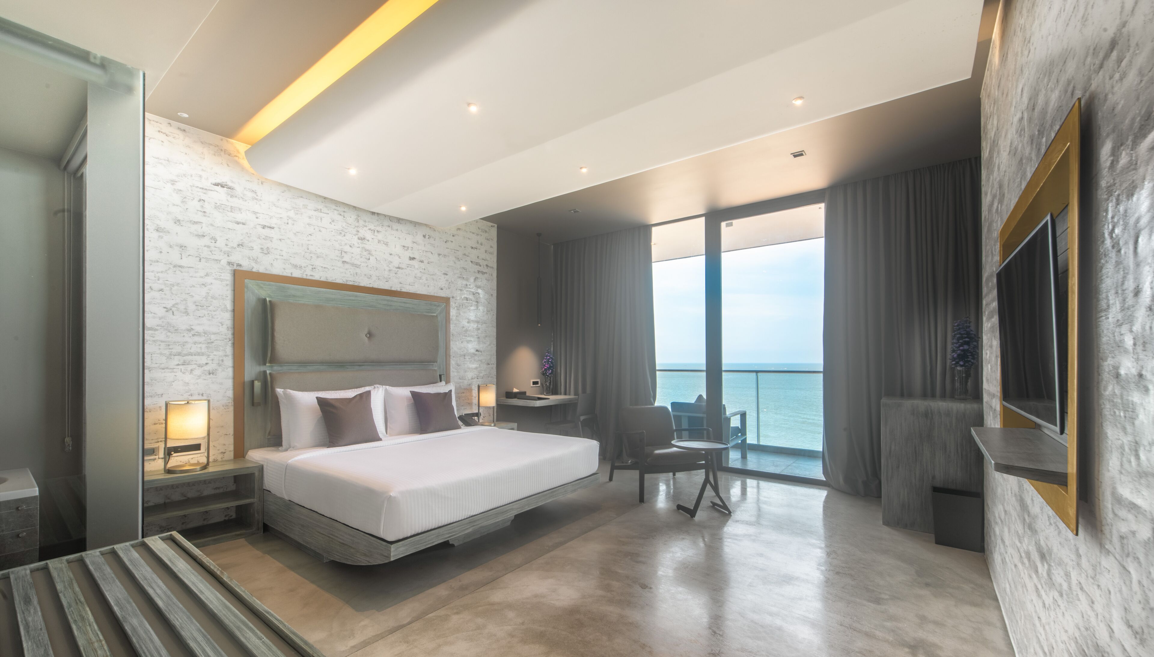 Ropa de cama de alta calidad, minibar, caja fuerte y cortinas opacas
