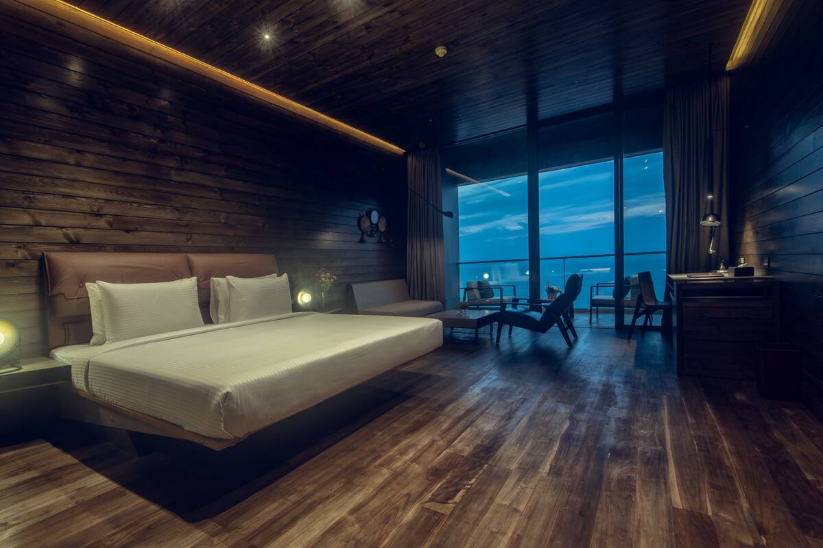 Ropa de cama de alta calidad y minibar 