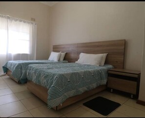 标准双人房 | 4 多间卧室、特色装修、特色家居、办公桌