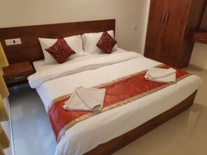Apartamento Confort, 1 habitación | Sábanas de algodón egipcio, ropa de cama de alta calidad, caja fuerte