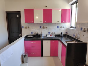 Comfort-Apartment, 1 Schlafzimmer | Eigene Küche | Kühlschrank, Herdplatte, Wasserkocher mit Kaffee-/Teezubehör