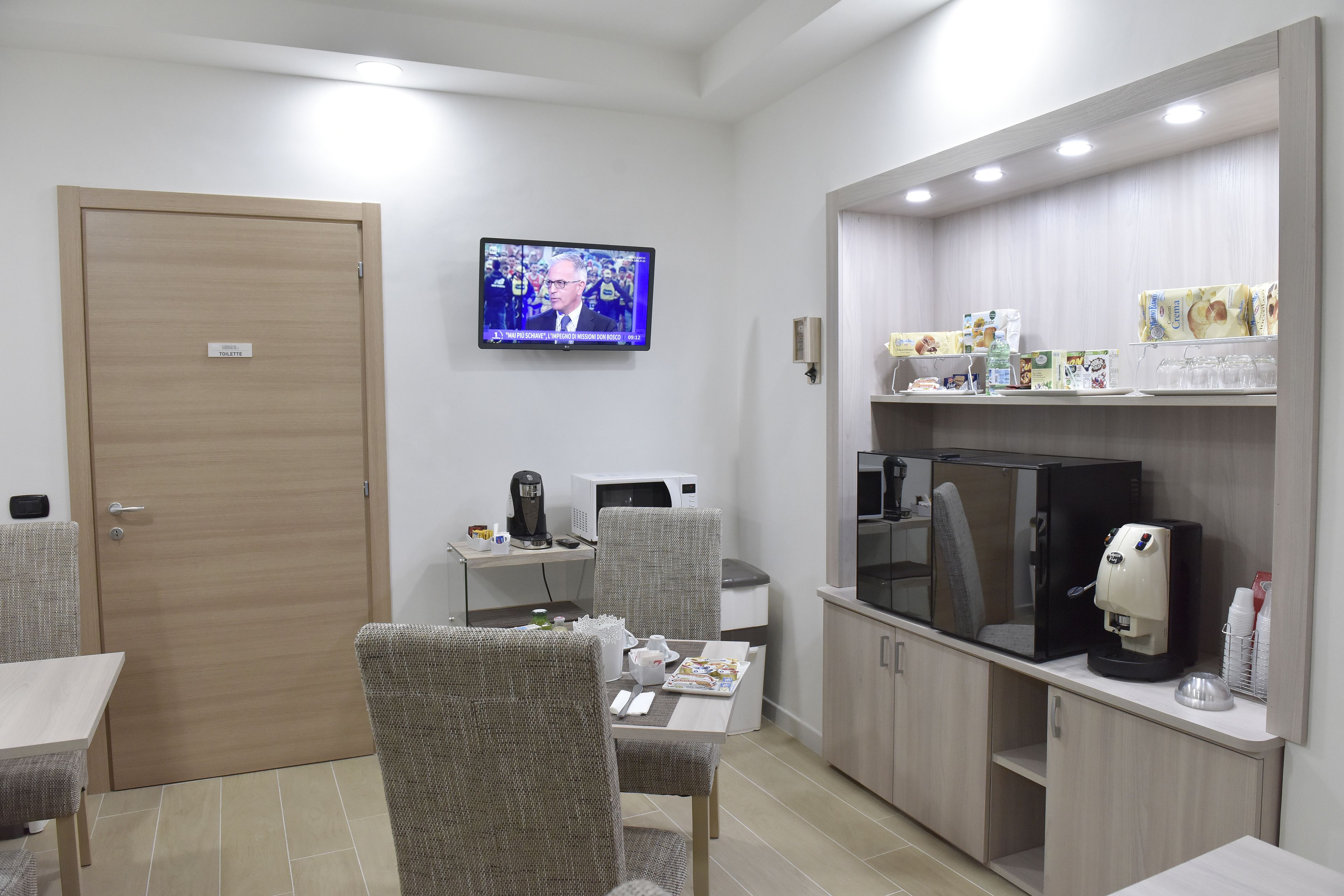 Sudah termasuk sarapan prasmanan setiap hari