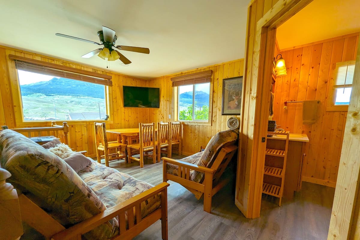 Cabin #7: 2 Bedrooms & 2 full bathrooms | Mountain view