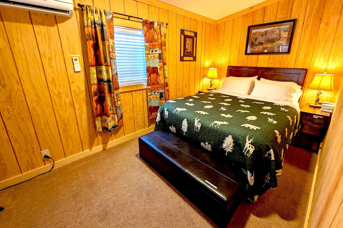 Standard Cabin #2 | Individually furnished, free WiFi, bed sheets