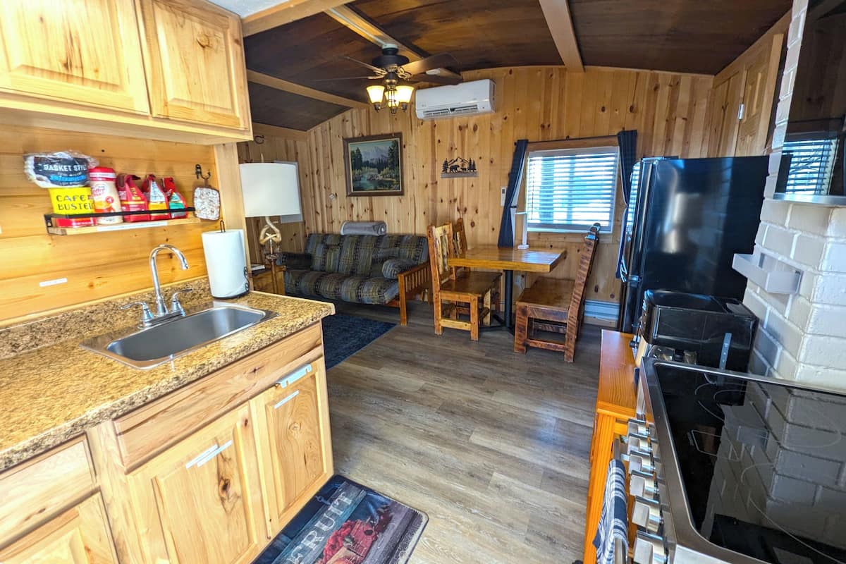 Standard Cabin #1 | Individually furnished, free WiFi, bed sheets
