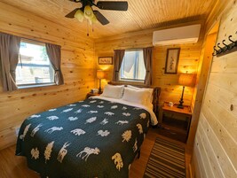 Comfort Cabin #4: 2 Bedrooms & 2 full bathrooms | Individually furnished, free WiFi, bed sheets