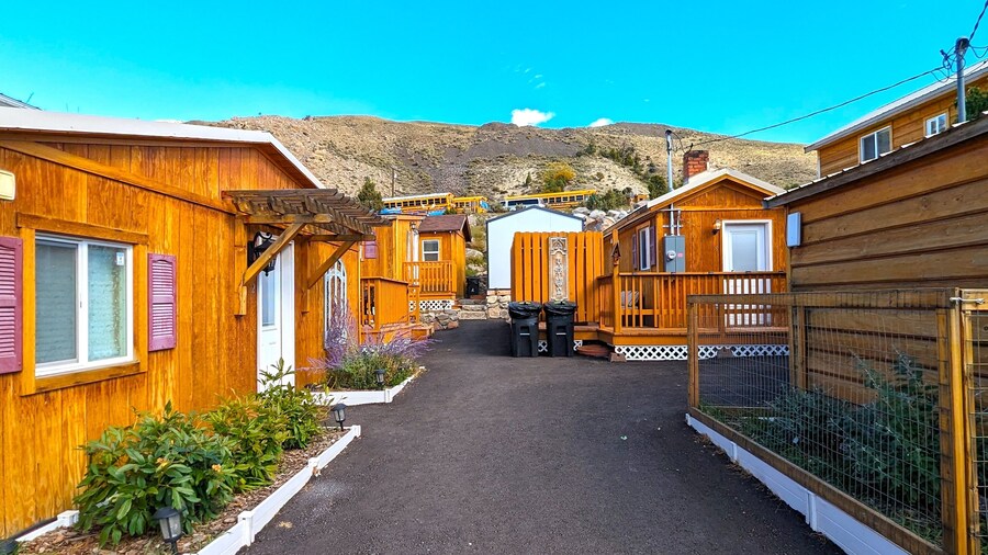 Yellowstone's Treasure Cabins