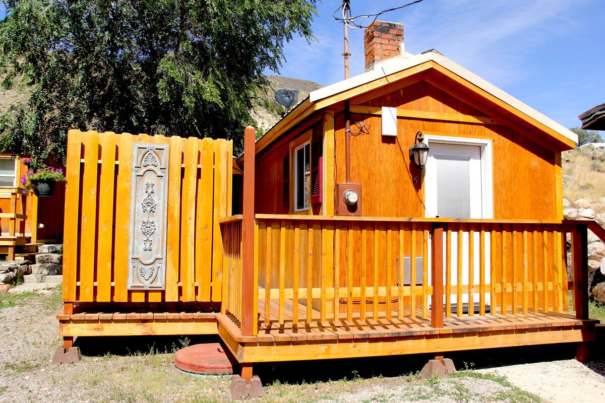 Standard Cabin #5 | Garden view