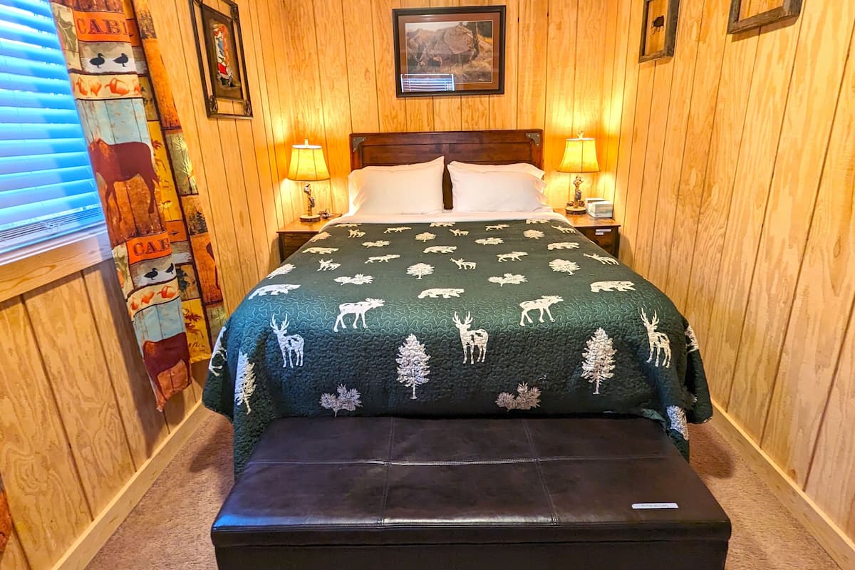 Standard Cabin #2 | Individually furnished, free WiFi, bed sheets