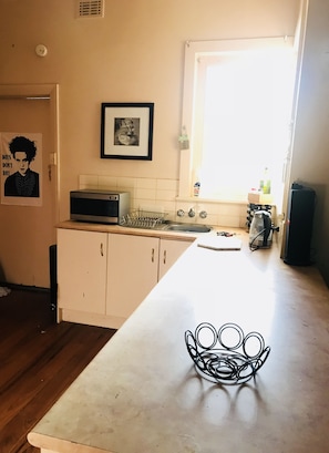 Fridge - 1940’s charm, free WiFi, Sebastopol, Ballarat,Victoria  (Sebastopol)
