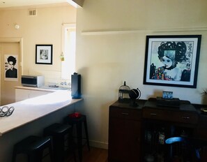 Interior - 1940’s charm, free WiFi, Sebastopol, Ballarat,Victoria  (Sebastopol)