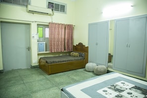 1 chambre, accĂšs Internet, draps fournis