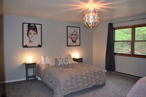 4 bedrooms, iron/ironing board, travel cot, free WiFi