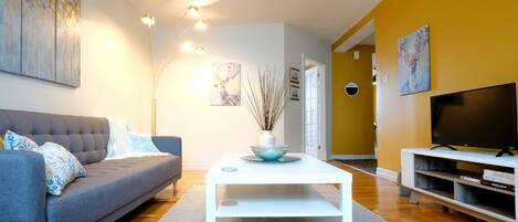 Smart-TV, Netflix, Streaming-Dienste, Stereoanlage