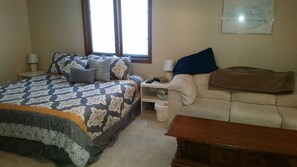 7 bedrooms, iron/ironing board, WiFi, bed sheets