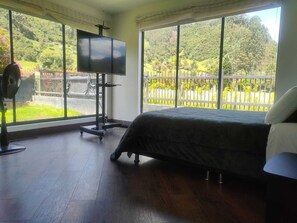 Doppia Deluxe, 1 letto matrimoniale, non fumatori | Con stile personalizzato, Wi-Fi gratuito, lenzuola