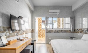 Desk, soundproofing, free WiFi, bed sheets - Taitung Hope castle (Taitung)