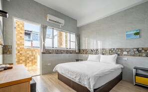 Classic Double Room, Balcony | Desk, soundproofing, free WiFi, bed sheets - Taitung Hope castle (Taitung)