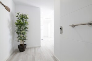 Interior - Second line beach apartment, two bedrooms with terrace and communal rooftop jacuzzi (Roses)