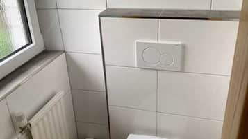 Doccia, asciugacapelli, asciugamani, sapone