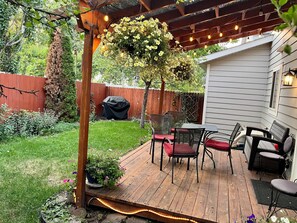 Outdoor dining - Bozeman Townhome Big Sky Private Outdoor Yard  Near Yellowstone STR20-00110 (Bozeman)