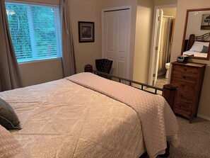 3 bedrooms, iron/ironing board, WiFi, bed sheets - Bozeman Townhome Big Sky Private Outdoor Yard  Near Yellowstone STR20-00110 (Bozeman)