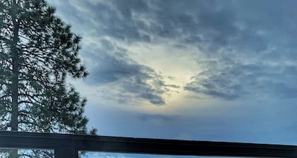 The Orchard House - 3 chambres 2 salle de bains avec vue imprenable sur le lac et la montagne.